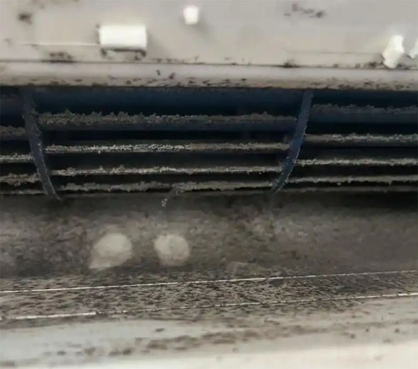 海兴空调吹的风有股烧焦味是怎么回事